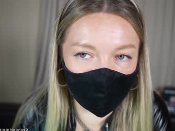 blondehottiek